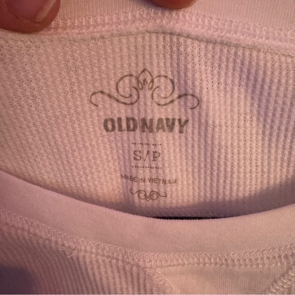 Women’s Small White Old Navy Long Sleeve Thermal - Picture 3 of 3